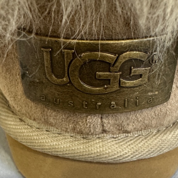 UGG Australia Rainier Beaded Fur-Trim Shearling Boots (SN 5189) — Women’s 8 - Picture 2 of 11